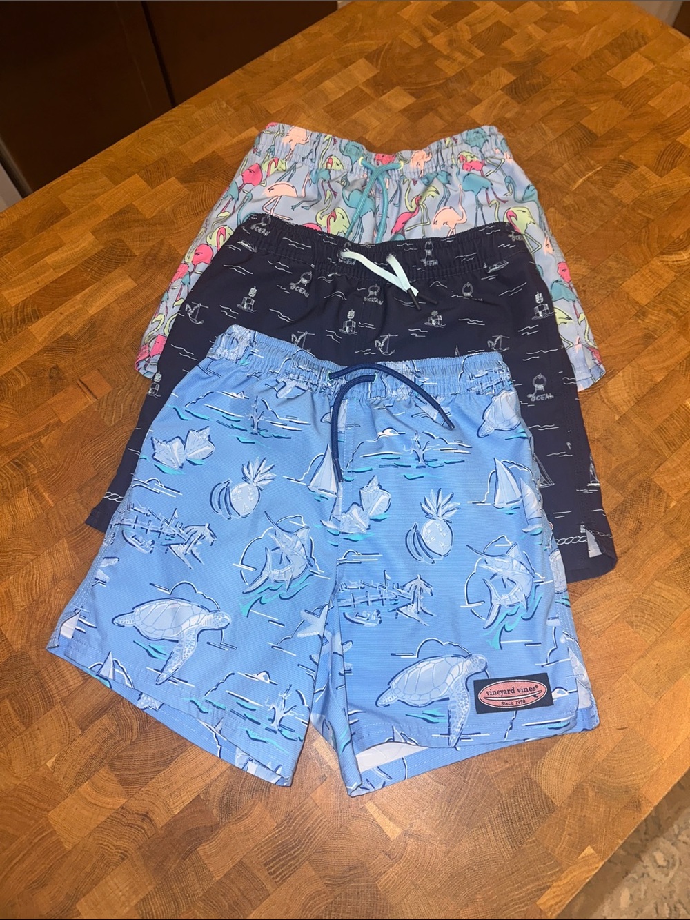 Vineyard Vines Size 7 boys swim trunks